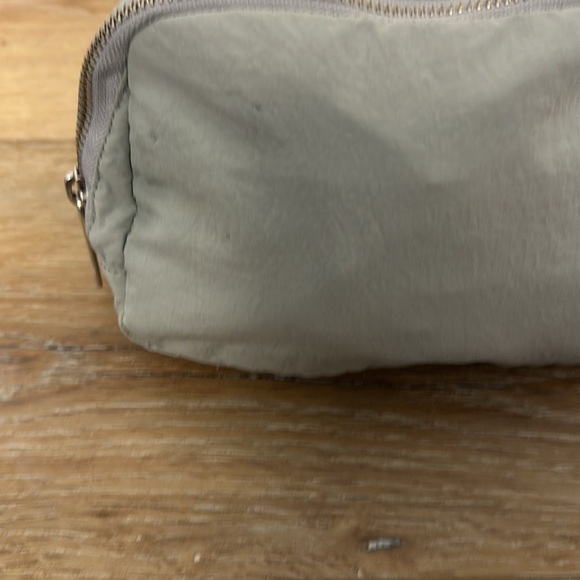 lululemon athletica Lululemon Everywhere Bag Silver Drop - Picture 3 of 10